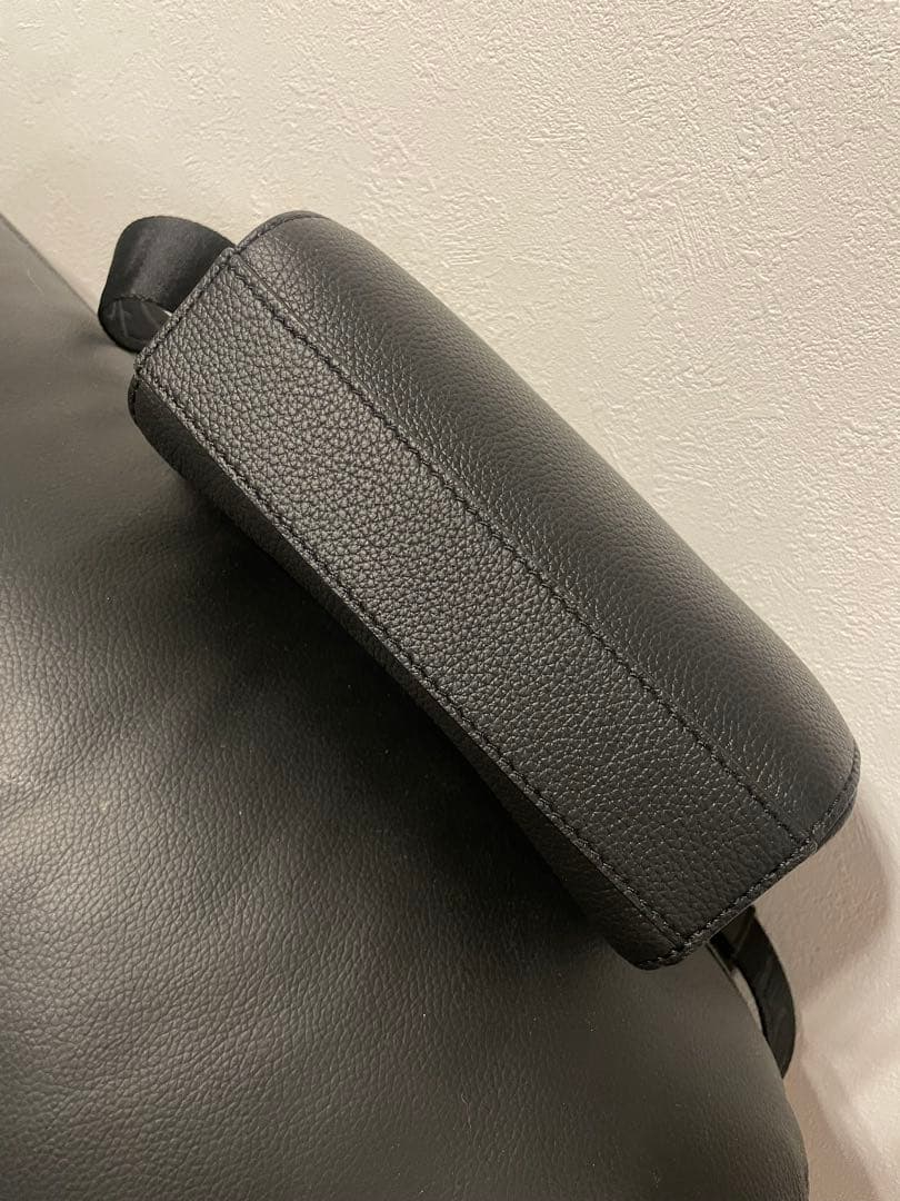 りょう LOEWE ロエベ　カメラボディバッグ