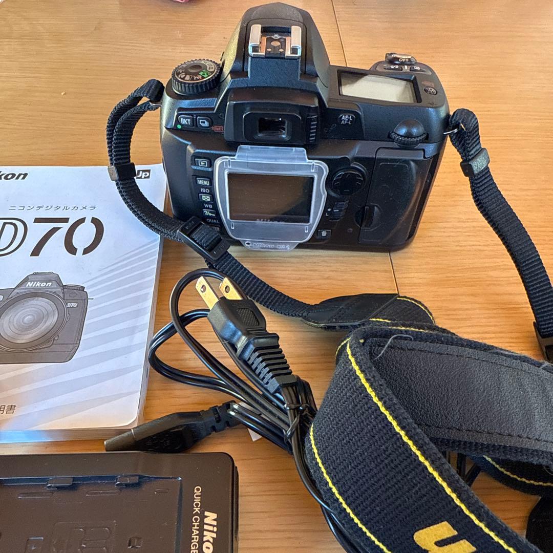 Nikon D70 デジタル一眼レフカメラ
