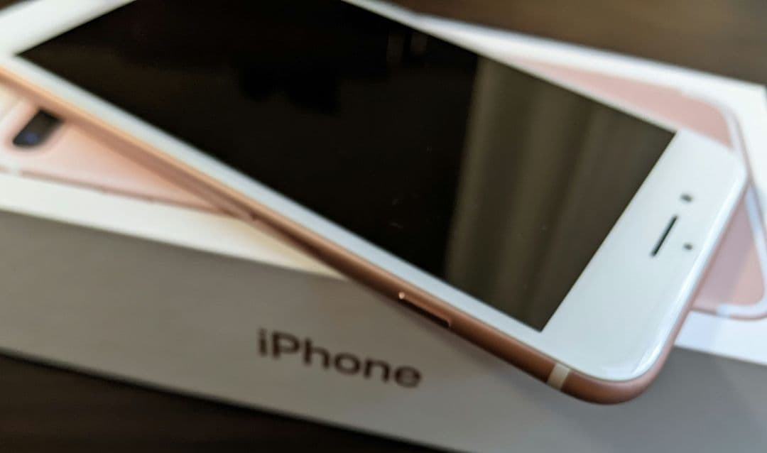 ほぼ新品 iPhone 7 Plus ローズ