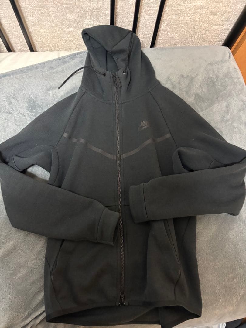 Nike テックセットアップ早い者勝ち