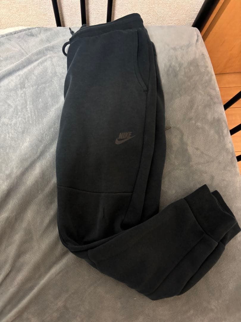 Nike テックセットアップ早い者勝ち