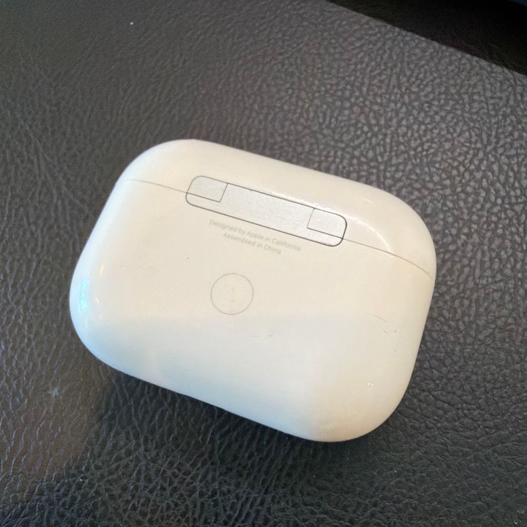 Apple AirPods Pro (第2世代) Lightning充電ケース