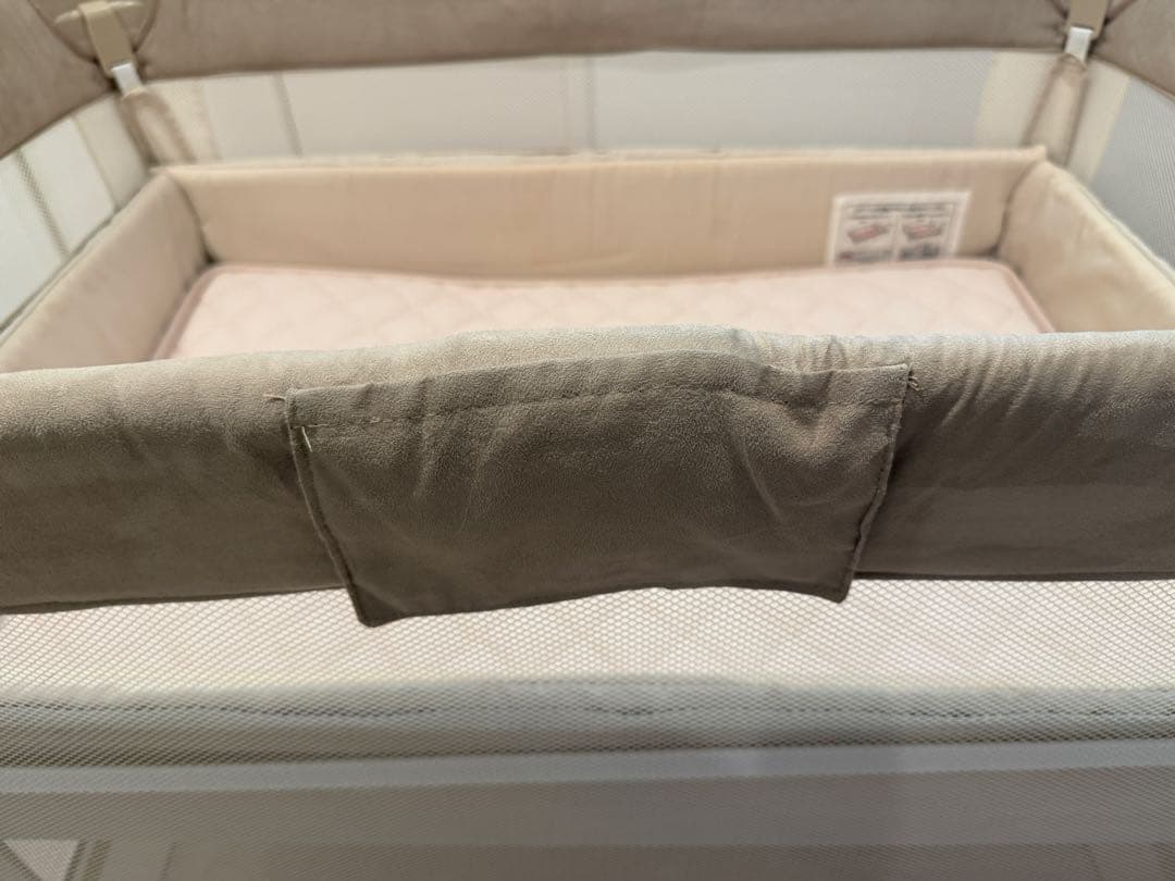 アップリカ　ココネルエアープラス　コンパクトベビーベット