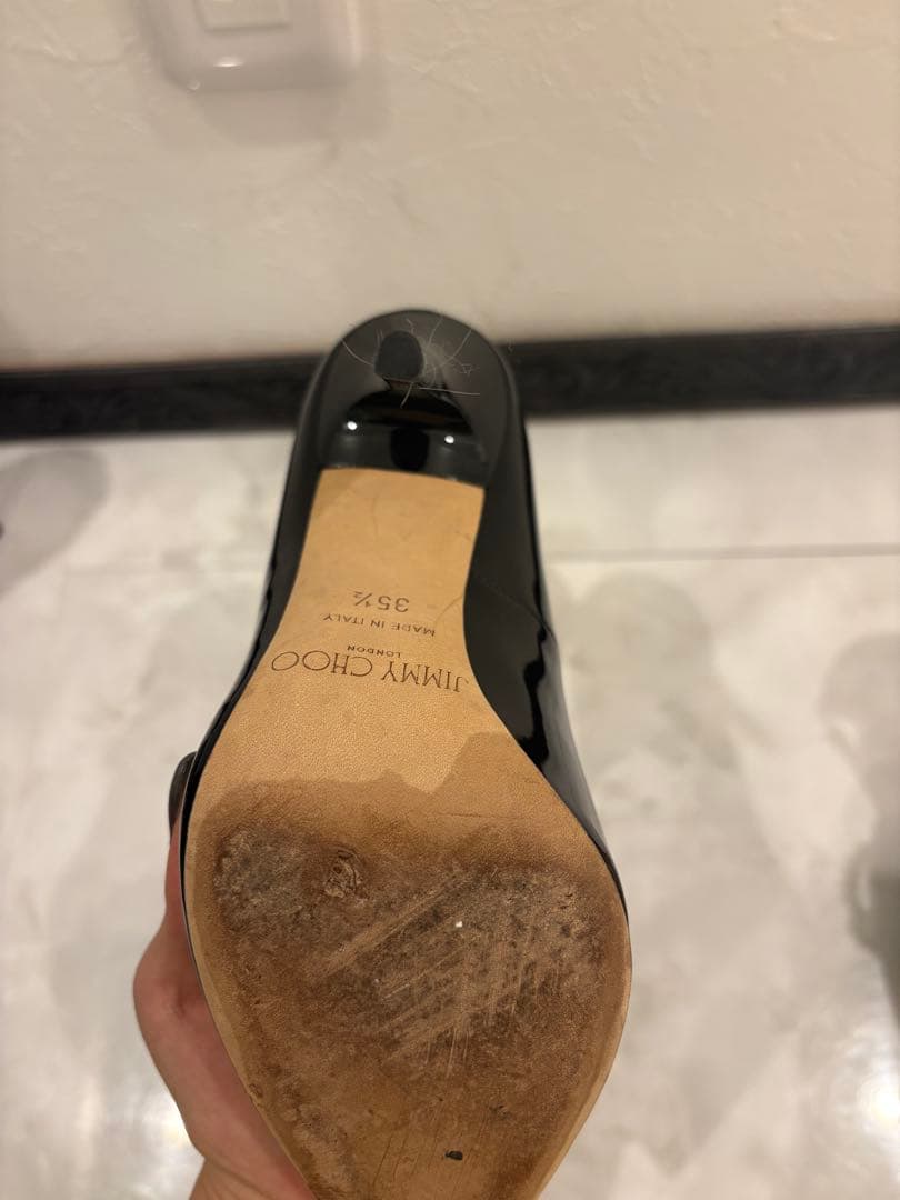 ジミーチュウ　パンプス