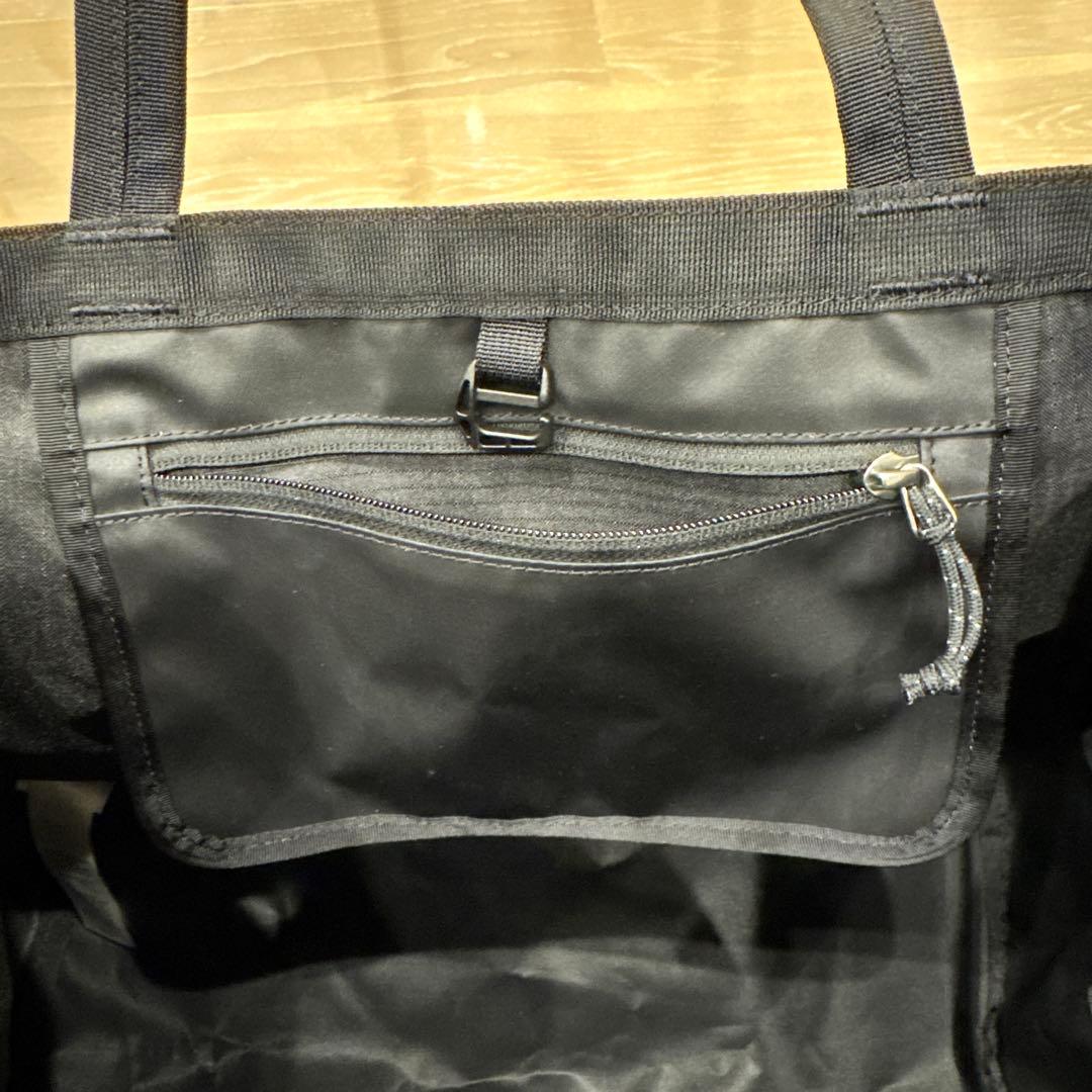 新品　パタゴニア　ブラックホール トート 49032