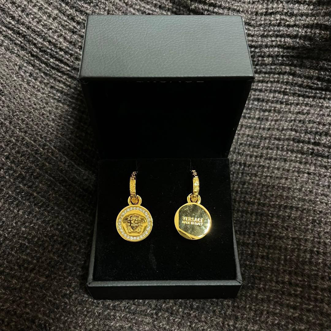 新作　VERSACE ピアス　ゴールドフープピアス