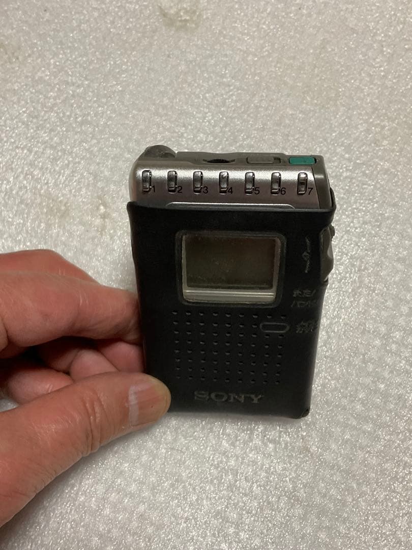 SONY／3BAND・TV／FM／AM ICF-R500V。DC:3V。単4×2