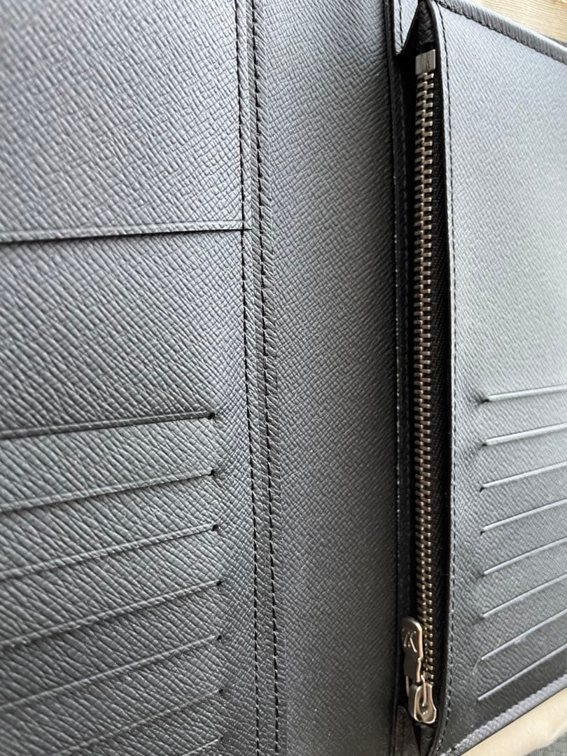 C*K様 Louis Vuitton エピ　ポルトフォイユ・ブラザ(M60