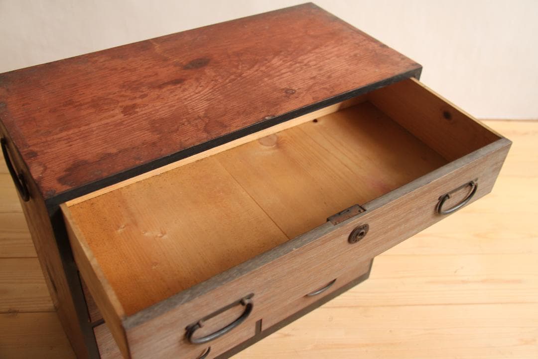 収納棚　タンス　和箪笥