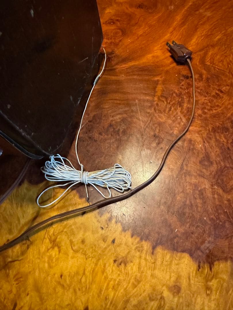 昭和レトロVictor真空管ラヂオR-703傷多数ジャンク通電OK