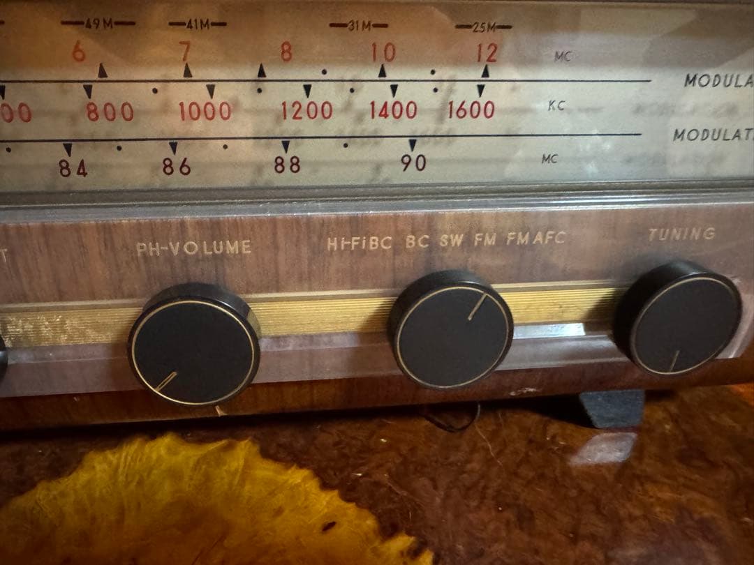 昭和レトロVictor真空管ラヂオR-703傷多数ジャンク通電OK