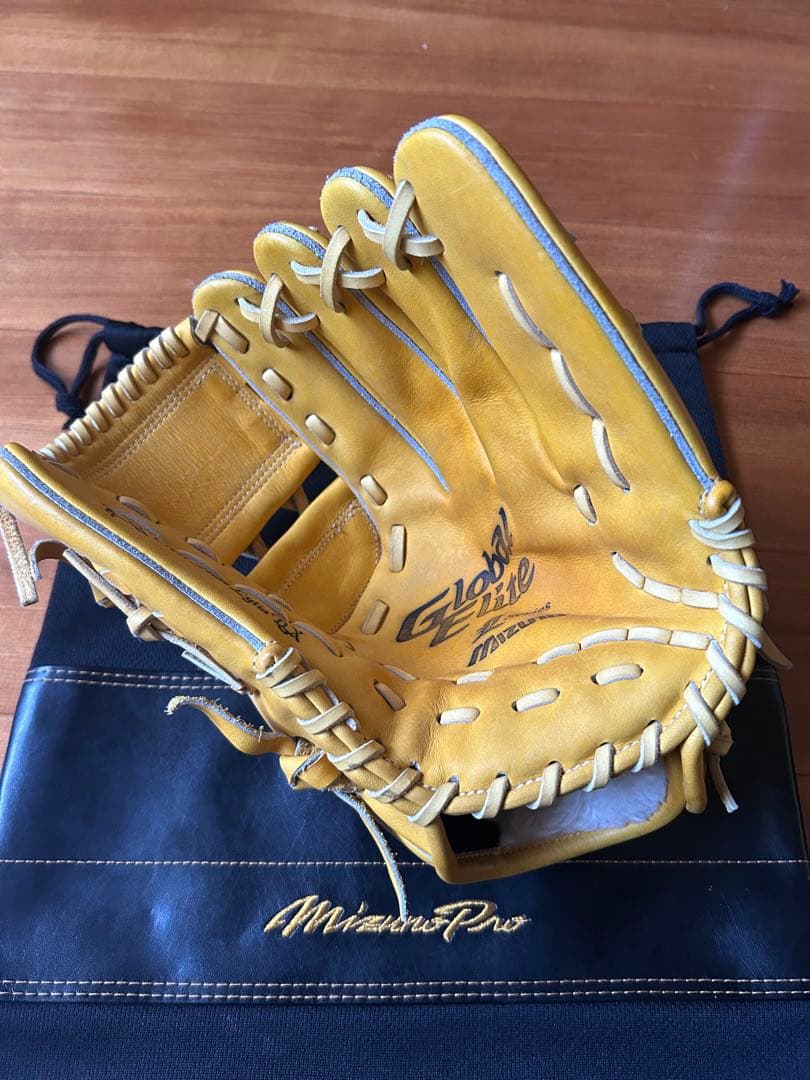 ミズノ野球グラブ　投手用　グローバルエリート