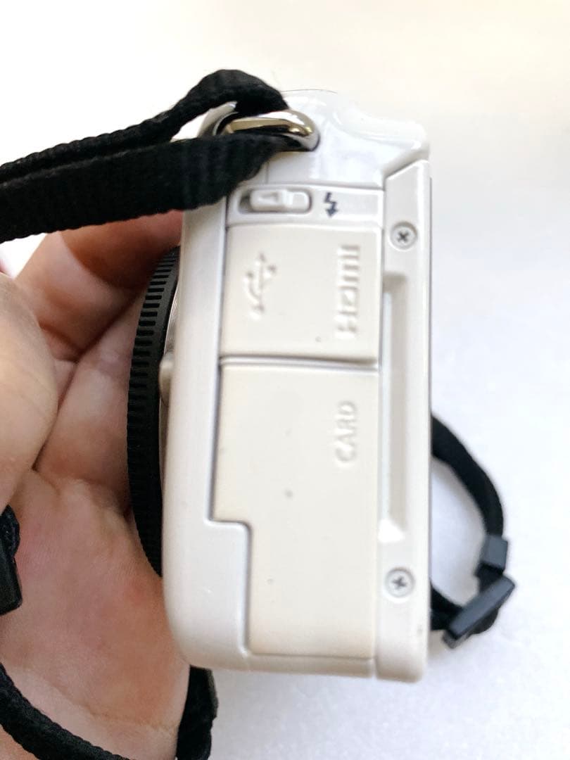 極美品♪Canon eos M10ミラーレス一眼カメラダブルレンズ付き