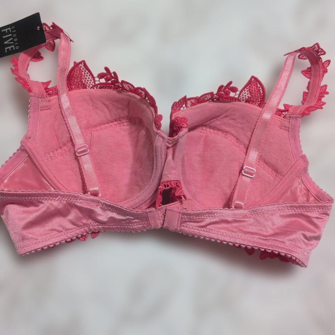 スタディオファイブ　ピンク花柄刺繍ブラ・Tバック・ガーターベルト3セット　C75