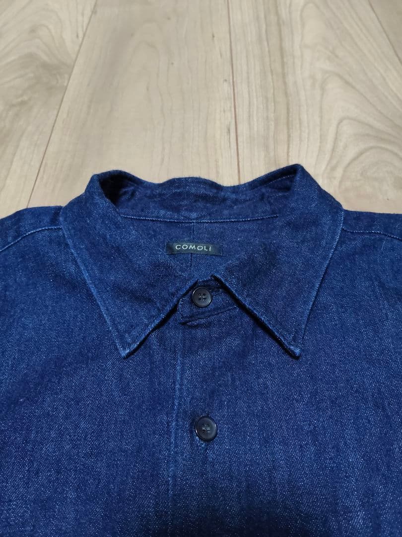 美品　COMOLI ダークブルー デニムシャツ