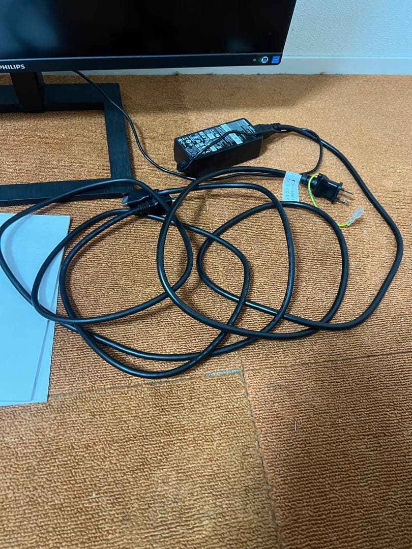 Philips 2023年製 4K 28V型 ウルトラ HD モニター28インチ