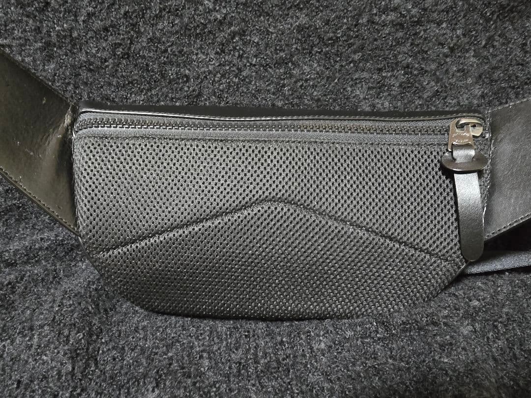 ​【希少・限定コラボ】COACH × PAC-MAN ベルトバッグ シグネチャー