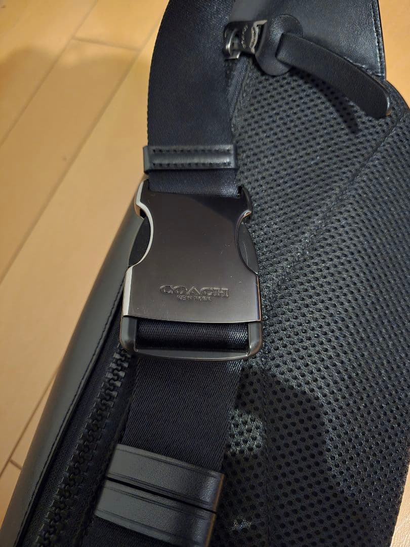 ​【希少・限定コラボ】COACH × PAC-MAN ベルトバッグ シグネチャー