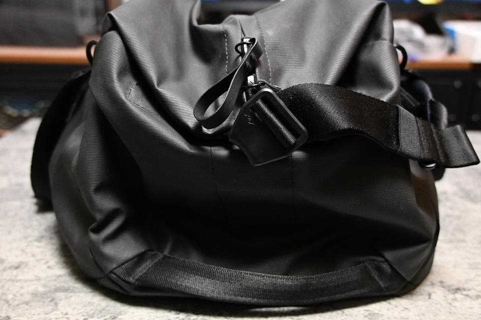 【美品】Peak Designトラベル ダッフル 35L ブラック