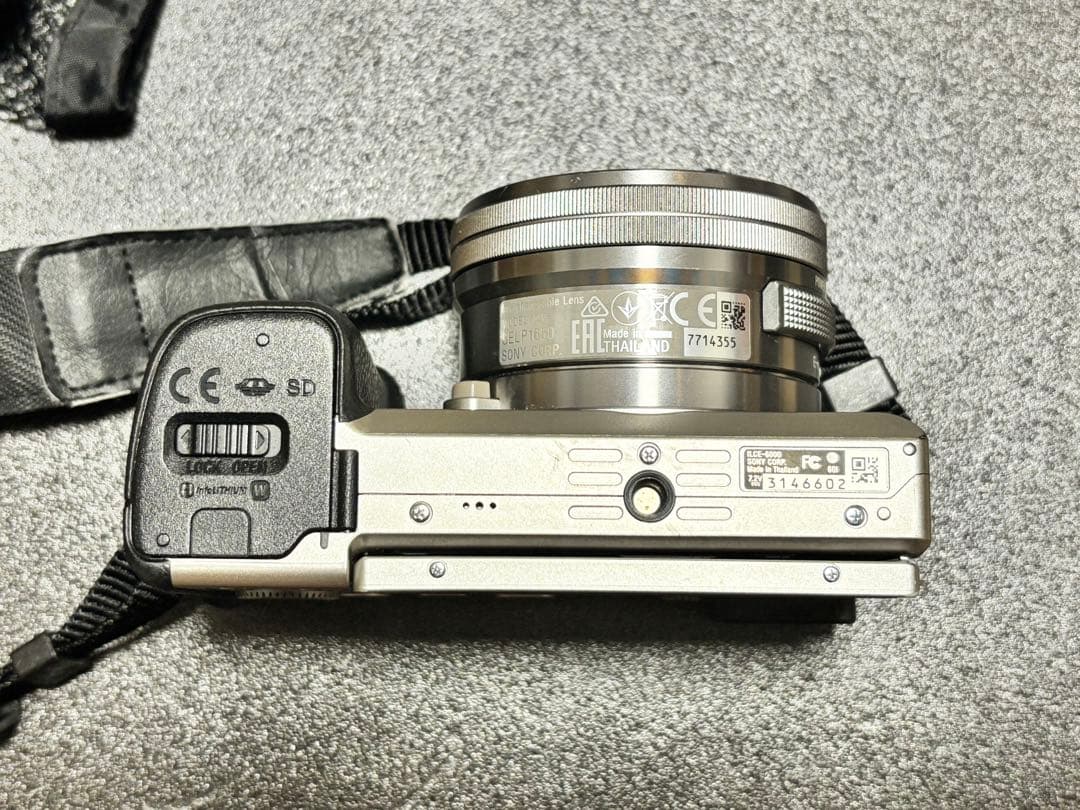 SONY α6000 ミラーレスカメラ レンズ付き