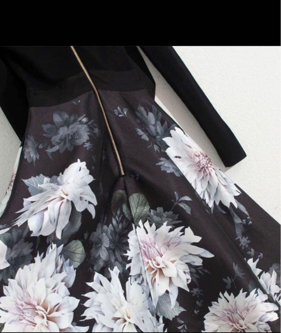 TED BAKER サイズ2 ブラック　花柄フレアワンピース 長袖