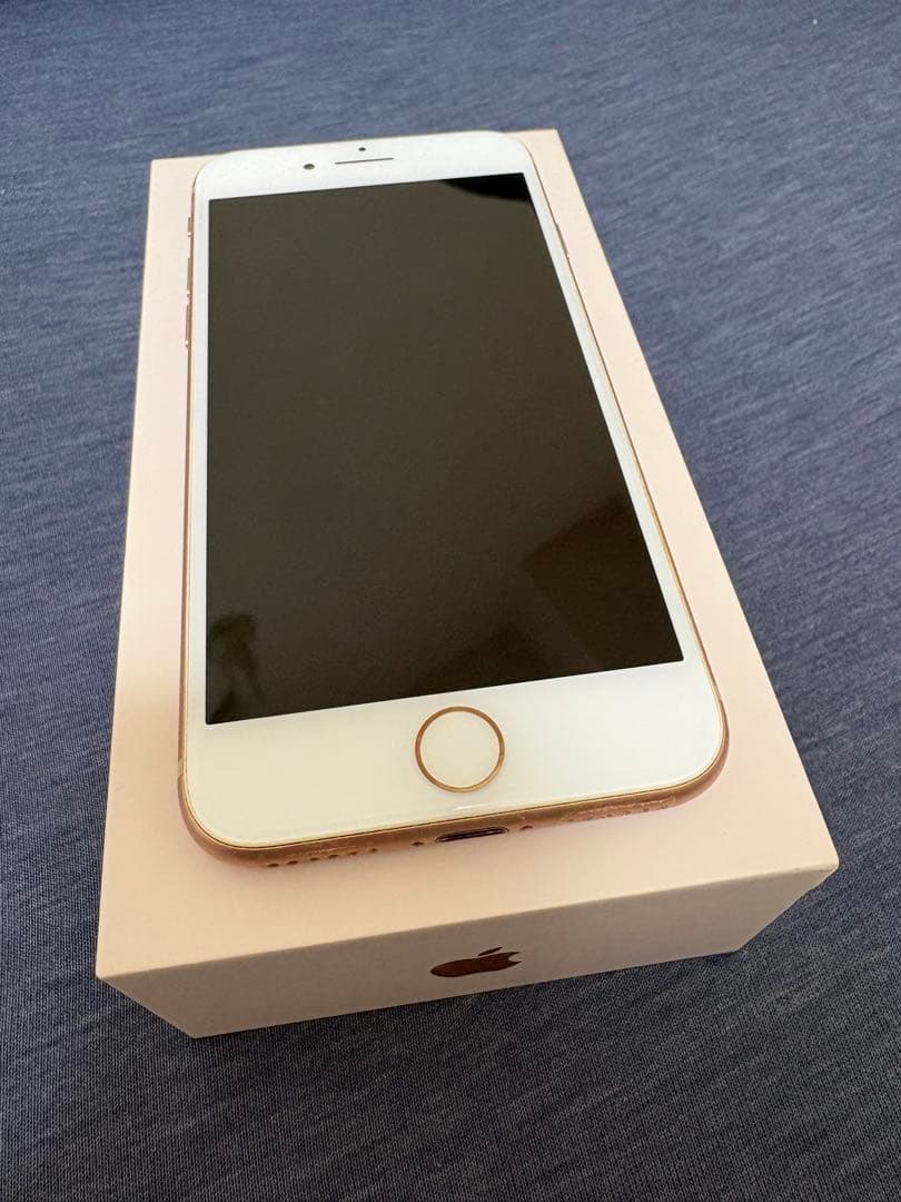 iPhone8 ゴールド SIMフリー バッテリー75%