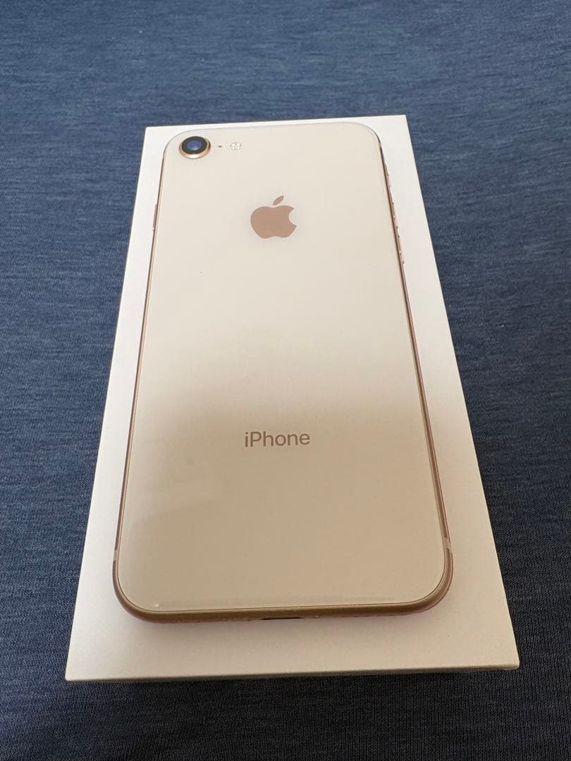 iPhone8 ゴールド SIMフリー バッテリー75%