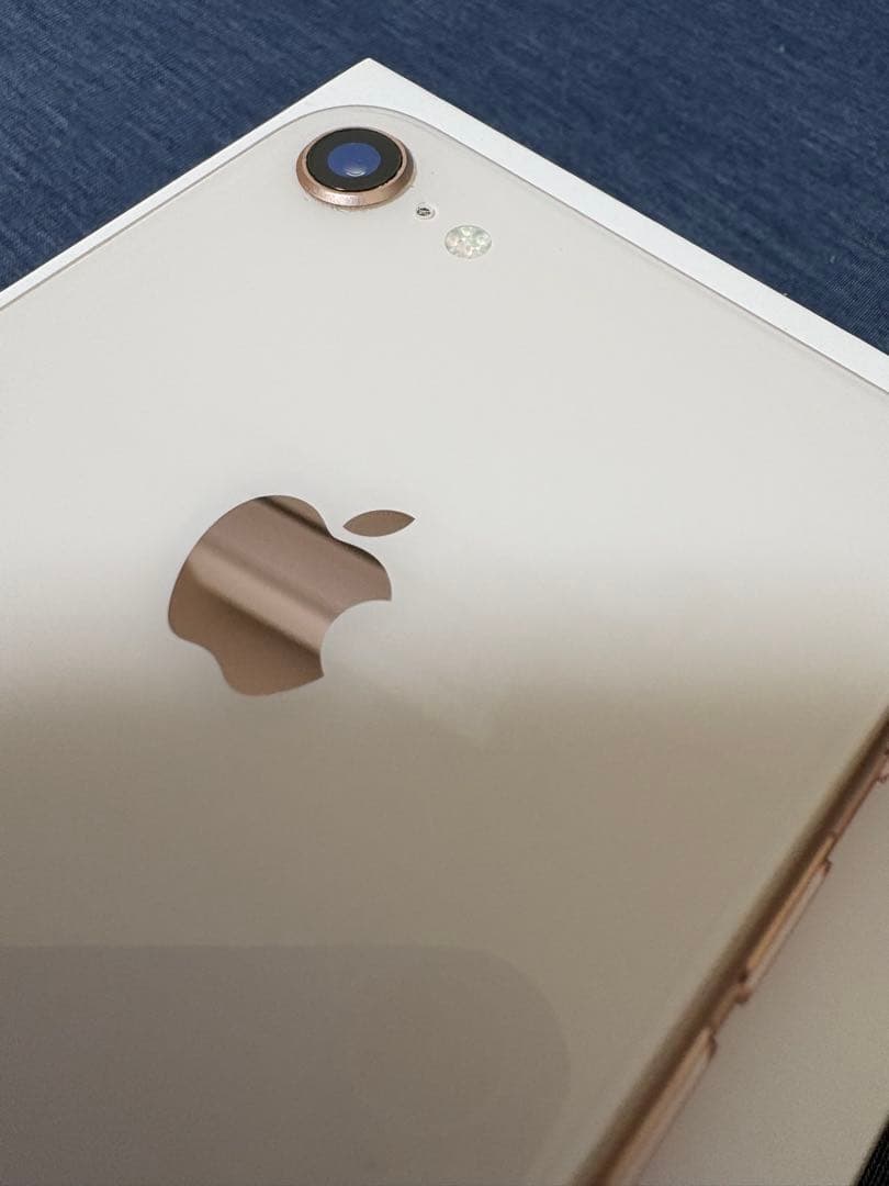 iPhone8 ゴールド SIMフリー バッテリー75%