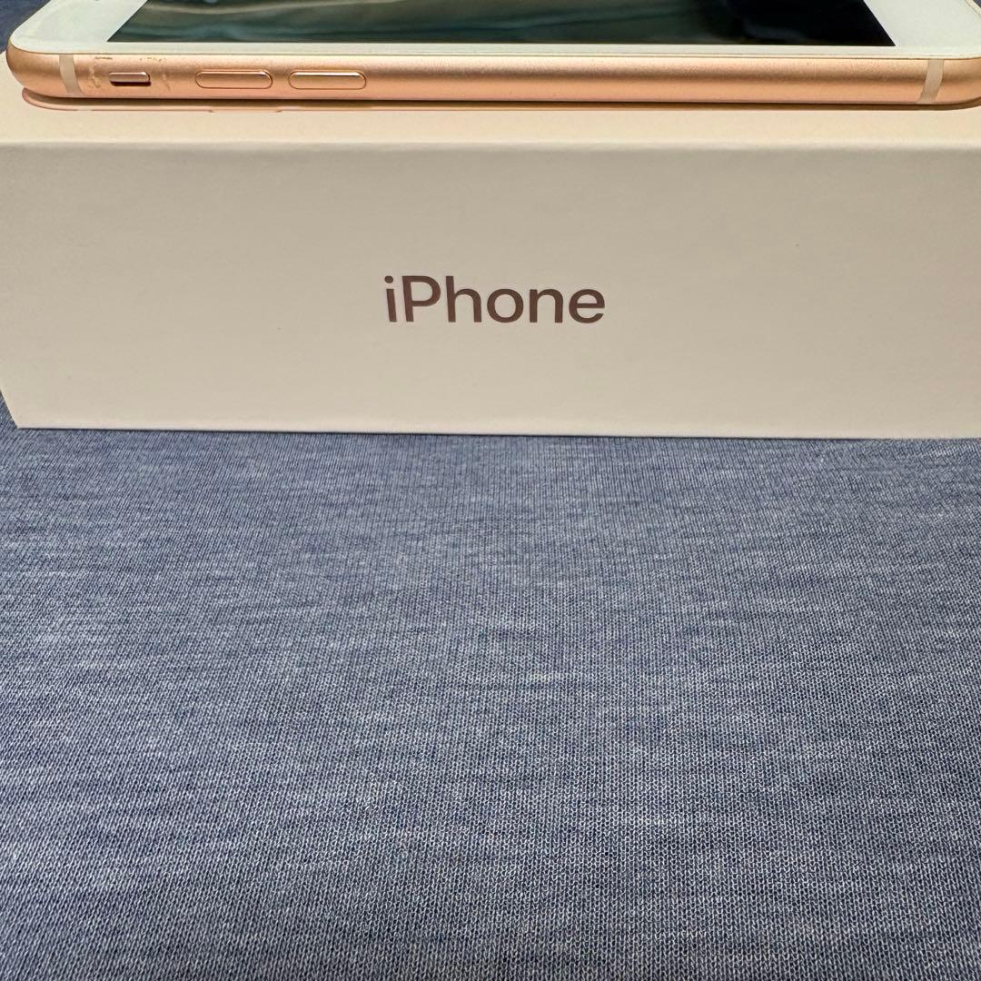 iPhone8 ゴールド SIMフリー バッテリー75%