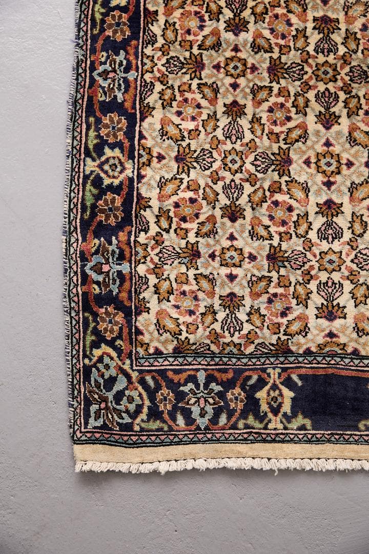 ヴィンテージラグ　トライバルラグ　パキスタン産　（124×71cm）サンド