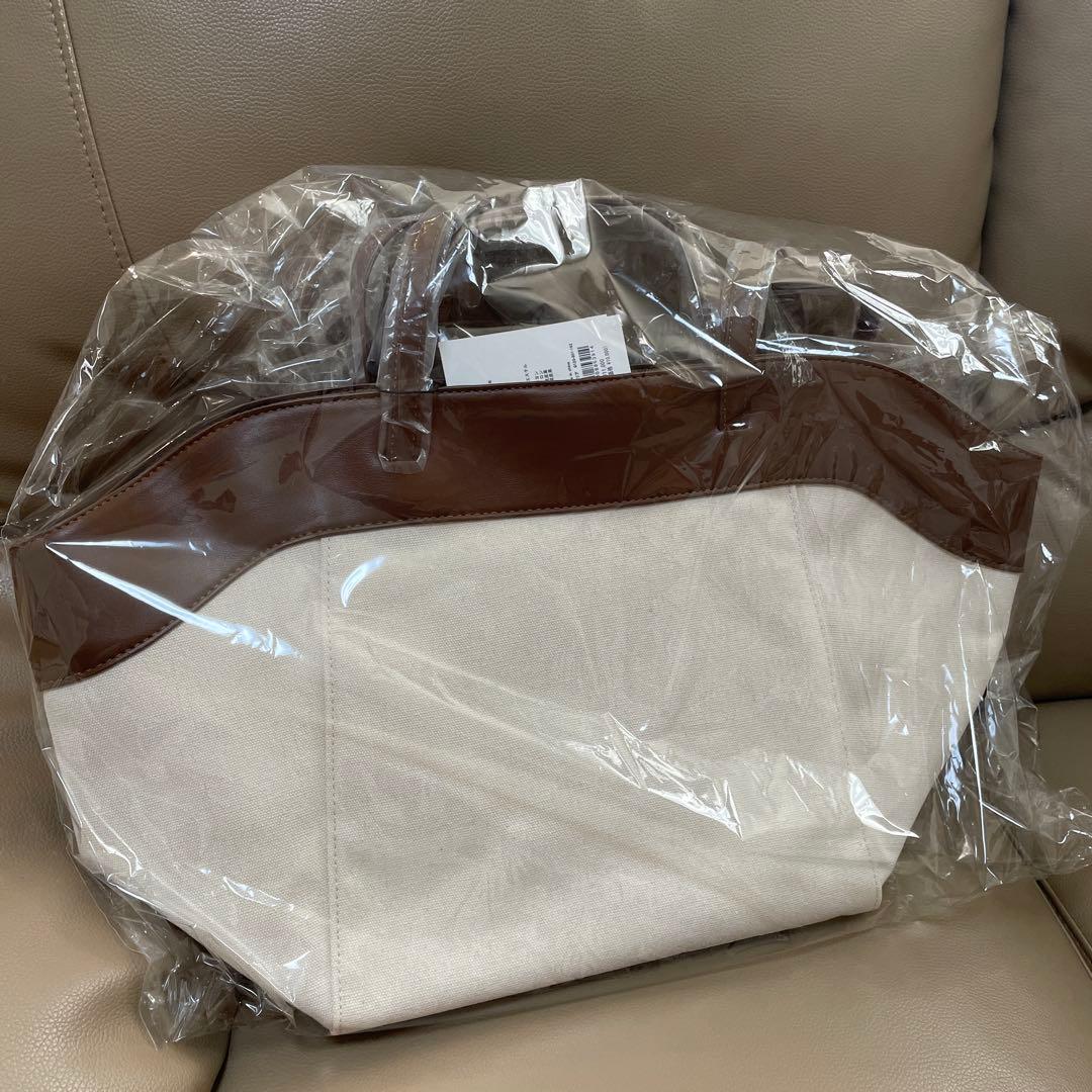 apart by lowrys yui コラボバッグ