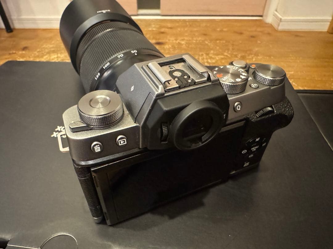 美品 FUJIFILM X-T100 シルバー Wレンズ 箱付