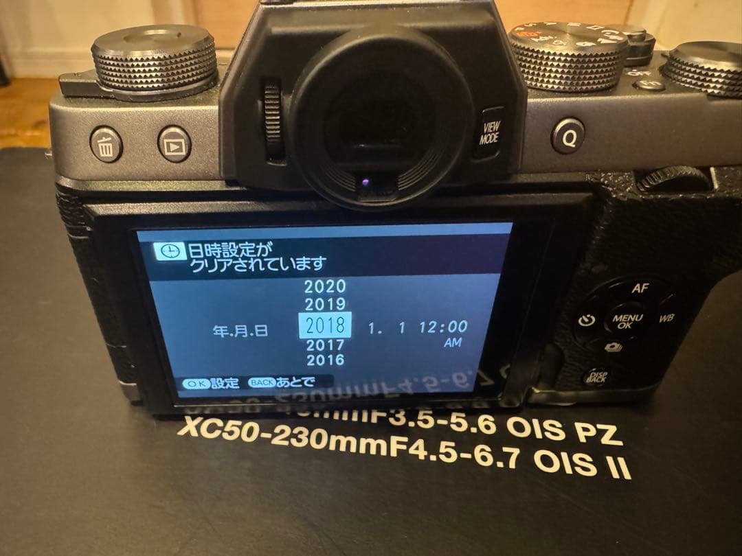 美品 FUJIFILM X-T100 シルバー Wレンズ 箱付