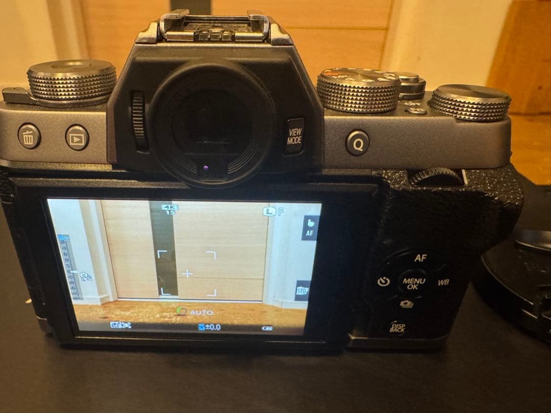 美品 FUJIFILM X-T100 シルバー Wレンズ 箱付