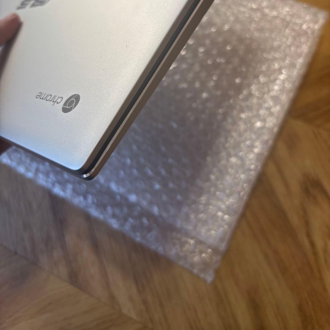 【極美品】ASUS Chromebook 本体 ACアダプター付き 人気モデル