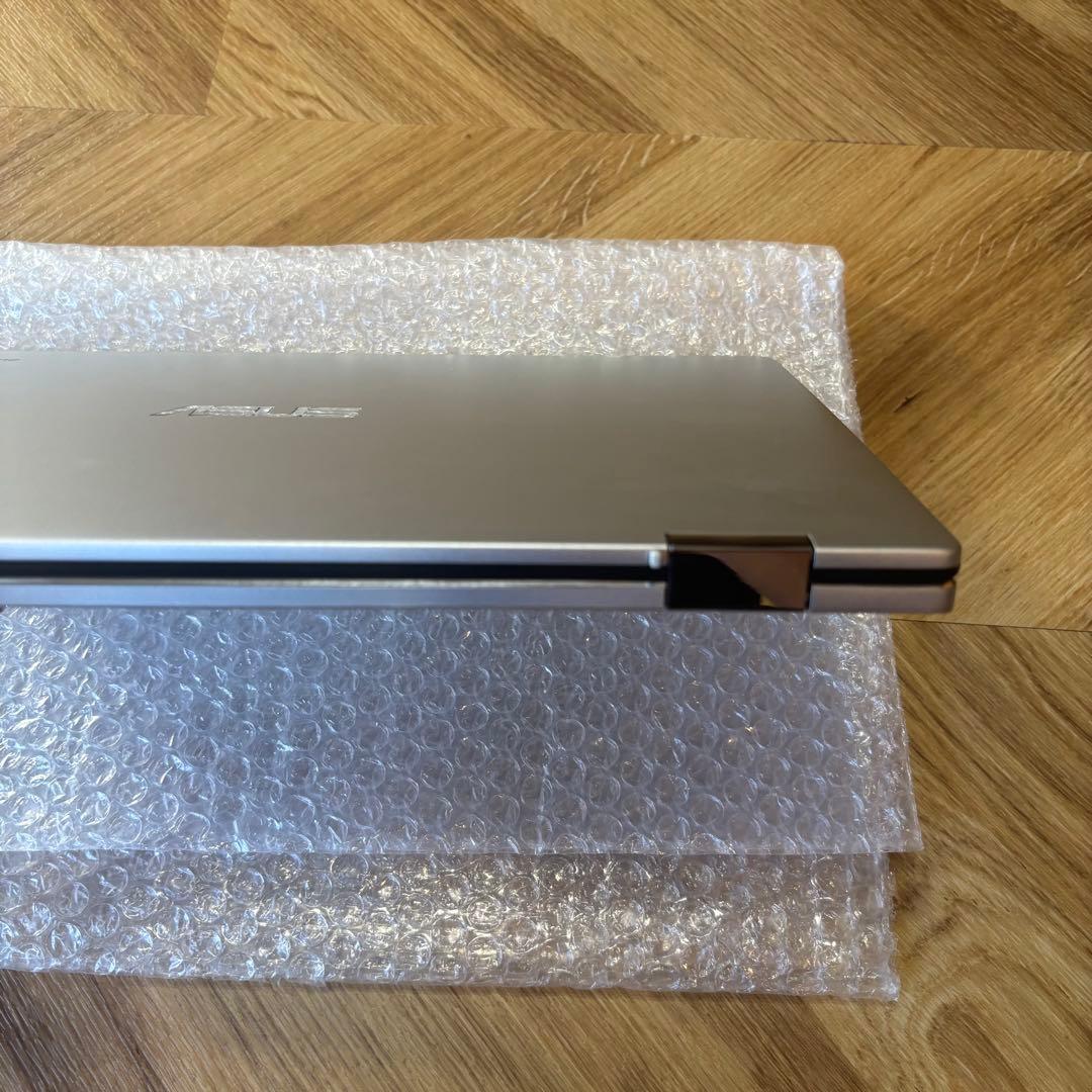 【極美品】ASUS Chromebook 本体 ACアダプター付き 人気モデル