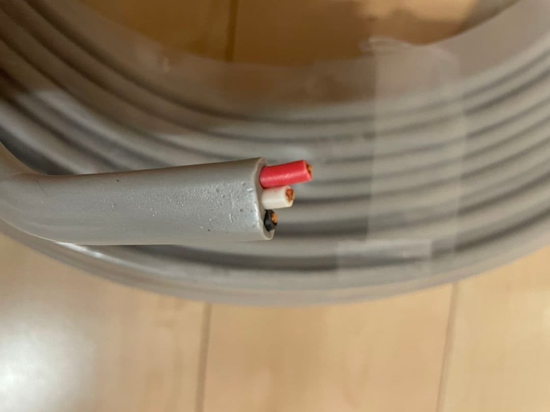 ケーブル 100m巻き VVF 2.0-3c　黒白赤