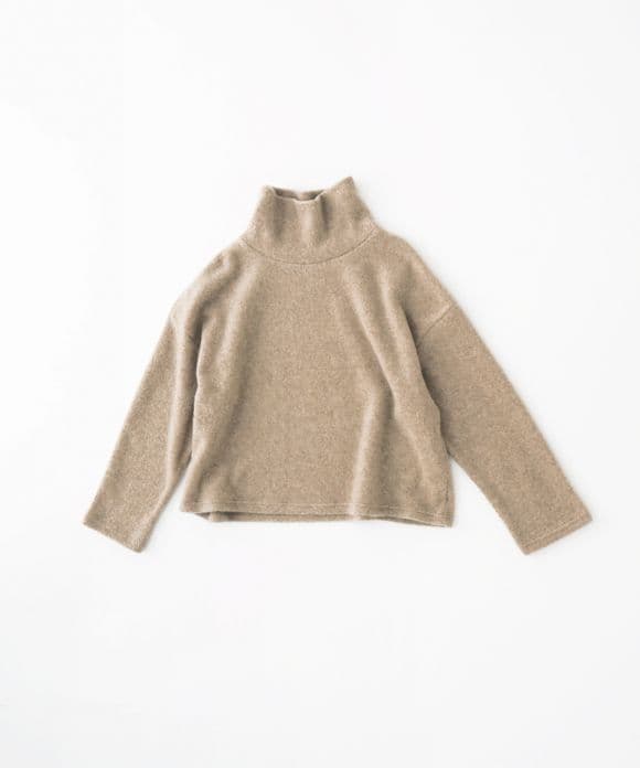 【未使用】ネストローブ　ウールアンゴラ起毛タートルプルオーバー