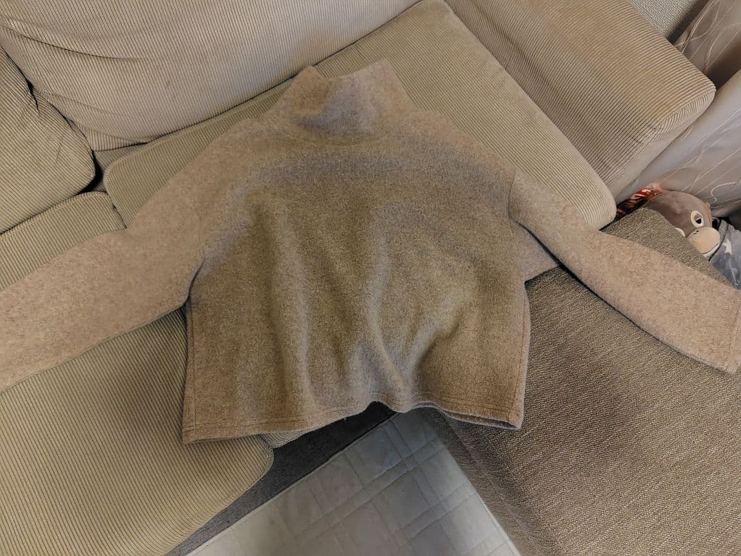 【未使用】ネストローブ　ウールアンゴラ起毛タートルプルオーバー