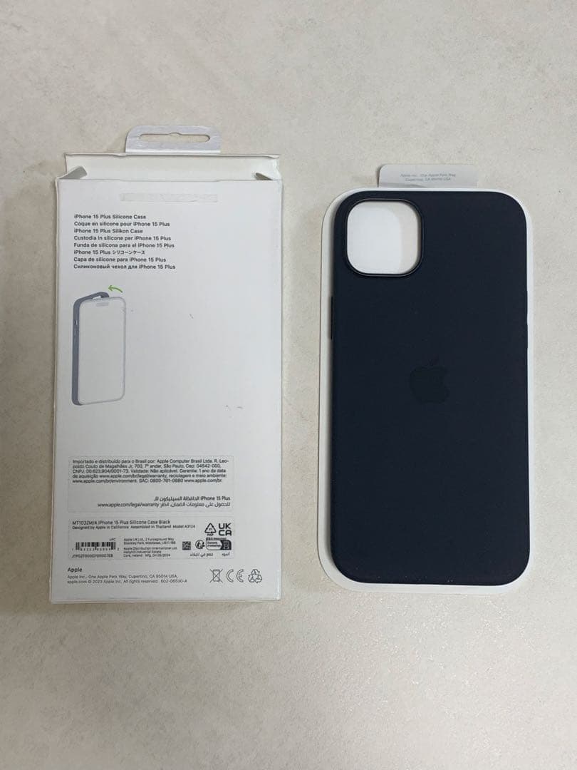 Apple iPhone 15 Plus 本体 ケース付き