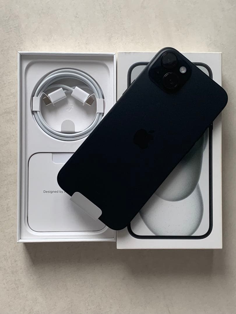 Apple iPhone 15 Plus 本体 ケース付き