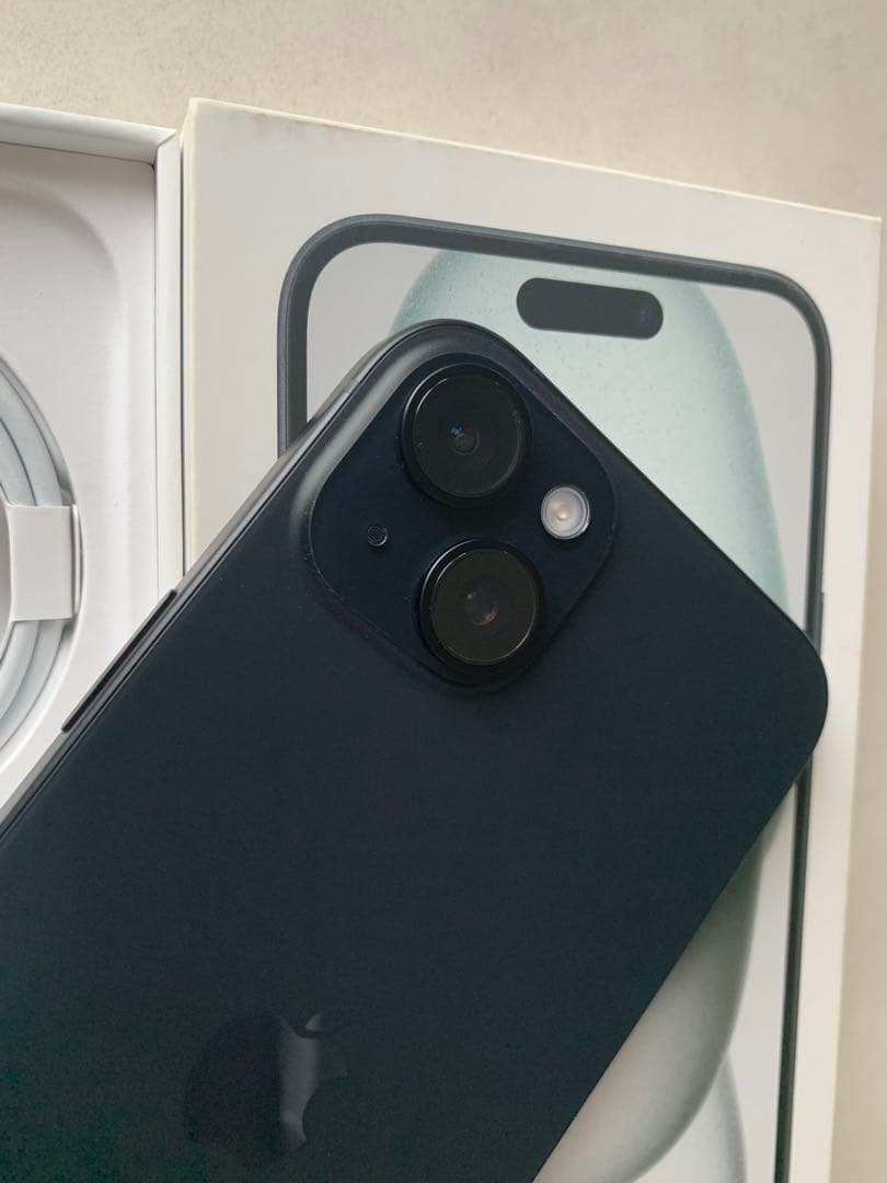 Apple iPhone 15 Plus 本体 ケース付き