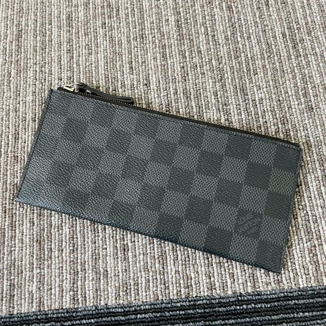 美品　Louis Vuitton　ルイヴィトン　ダミエグラフィット　ケース