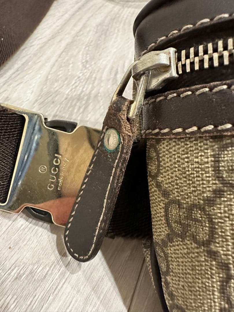 GUCCI グッチ GG ボディバック