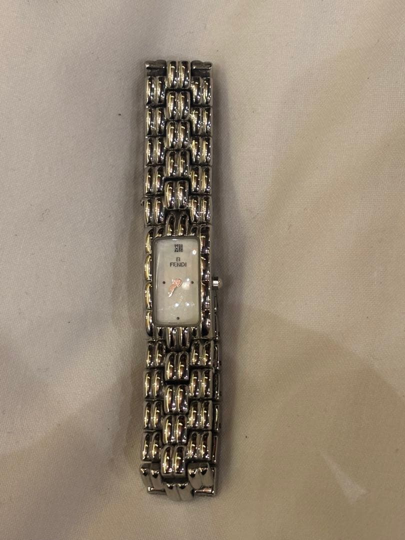 FENDI フェンディ　レディース 時計 シルバー　電池切れ