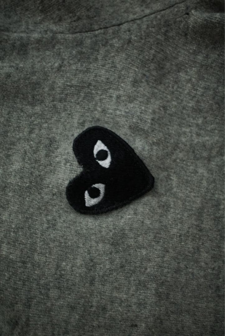 play comme des garcons vネック セーター グレー M