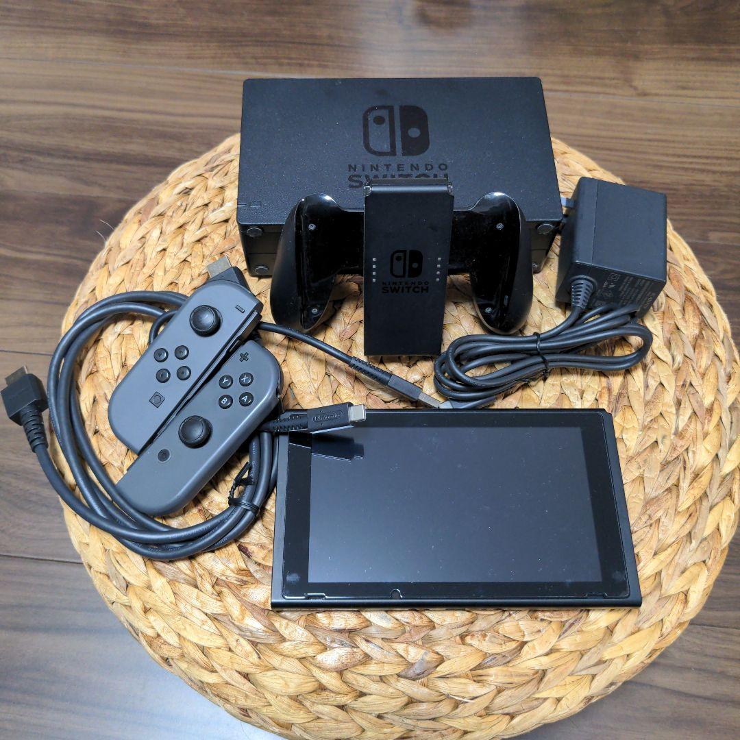 Nintendo Switch 本体 ブラック(128GBのSDカード付)