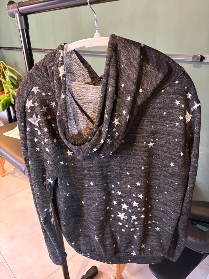 星柄　パーカー　フード　ポーカーズ