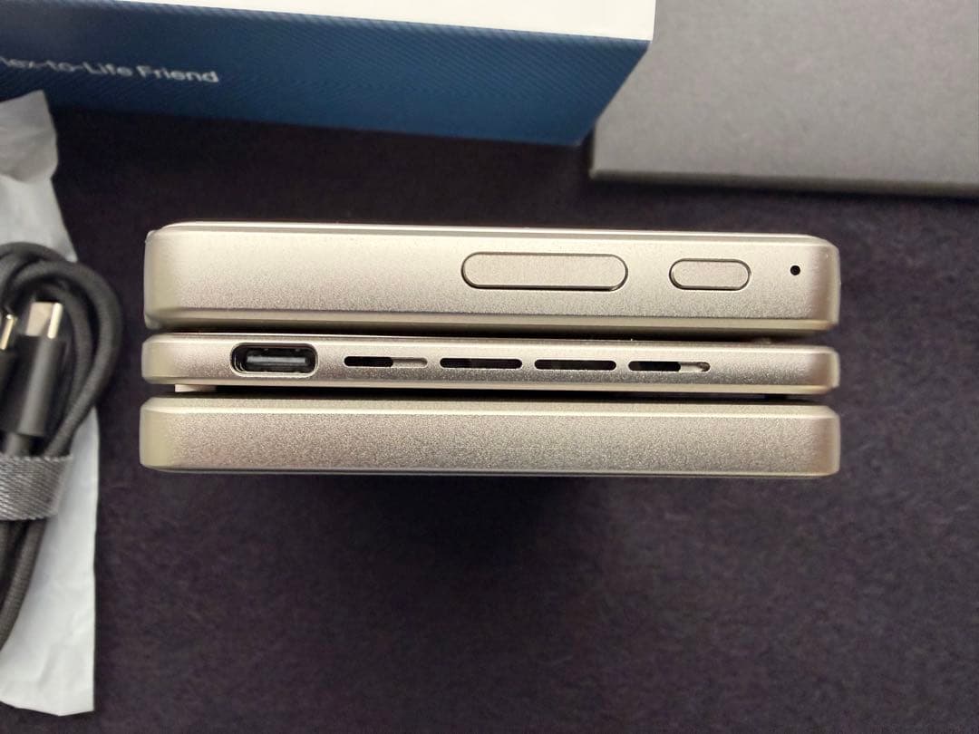 AURZEN ZIP Tri-Fold プロジェクター本体