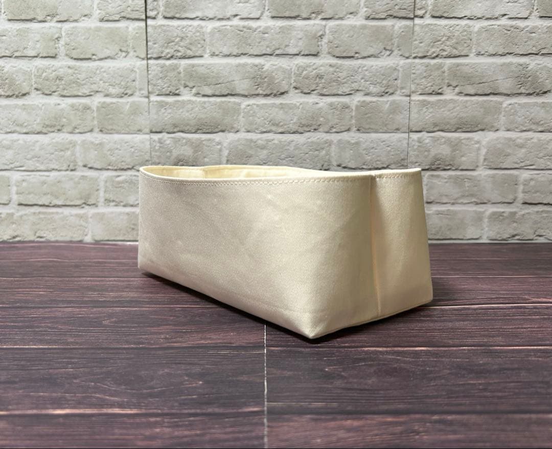 りま　バッグインバッグ　オーガナイザー　㉔ライトグレー　②アイボリー